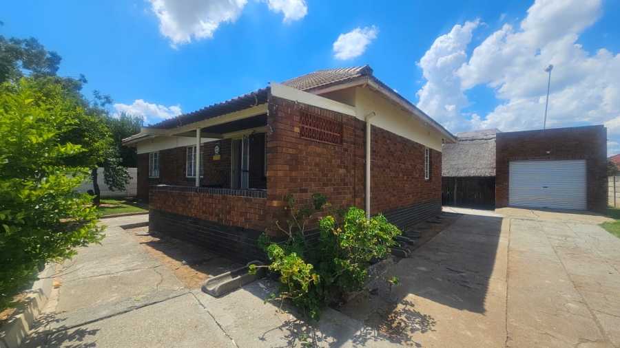 To Let 3 Bedroom Property for Rent in Lakeview Free State